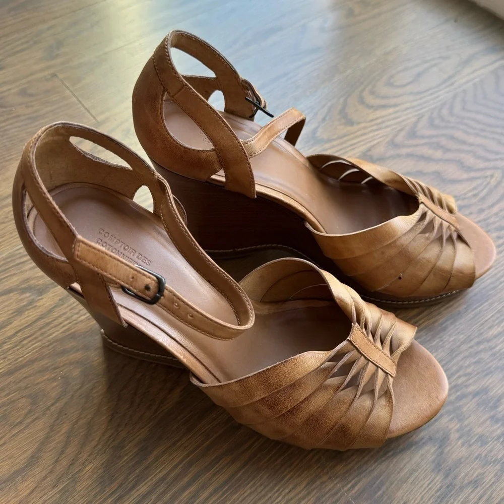 COTTON COUNTER Light Brown Leather Compensated Sandals size 40 US 8 Wedge Sandal